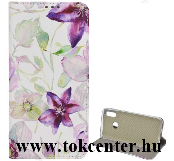 Huawei P40 Lite E / Y7p Tok álló, bőr hatású (FLIP, oldalra nyíló, asztali tartó funkció, lila virág minta) FEHÉR