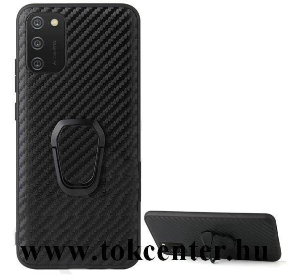 Samsung Galaxy A02s (SM-A025F) Szilikon telefonvédő (közepesen ütésálló, bőr hatású hátlap, kitámasztó, karbon minta) FEKETE